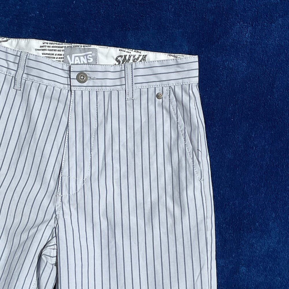 Van's Slashback Skater Shorts Striped Grey on Darker Grey Like New Boys Size 12 - Picture 6 of 7